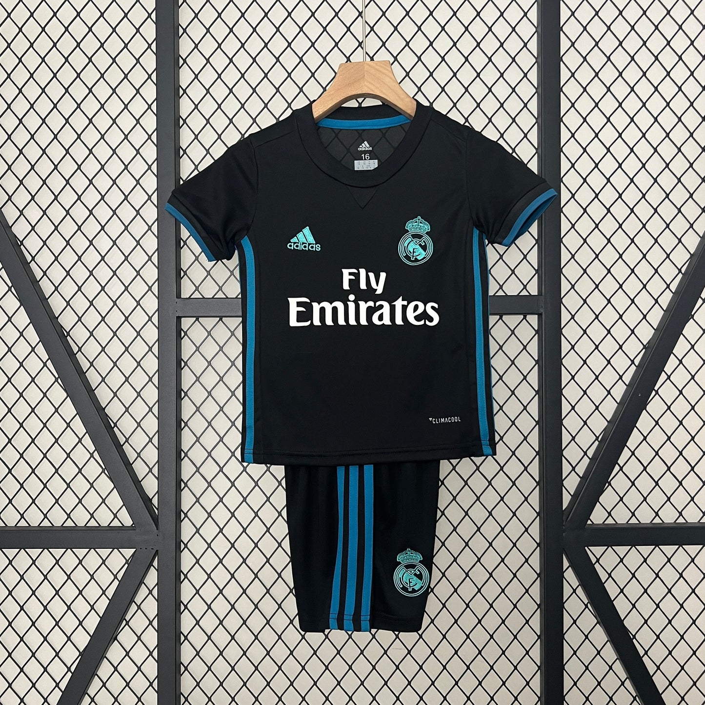 JERSEY REAL MADRID II 17/18 KIDS KIT (RETRO)